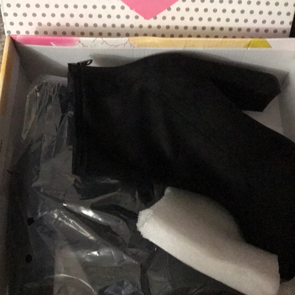 Boots - Picture 2 of 8